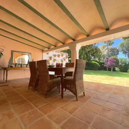 Villa El Almendral Premium Hill Club *