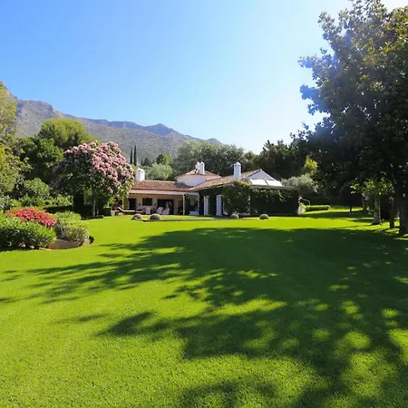 Villa El Almendral Premium Hill Club